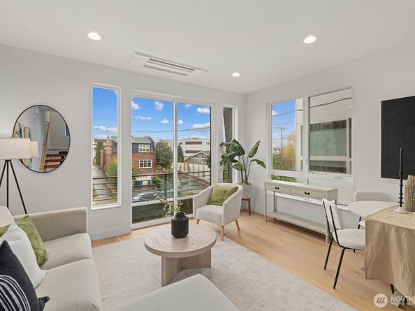 2011 Dexter Avenue N A, Seattle WA 98109