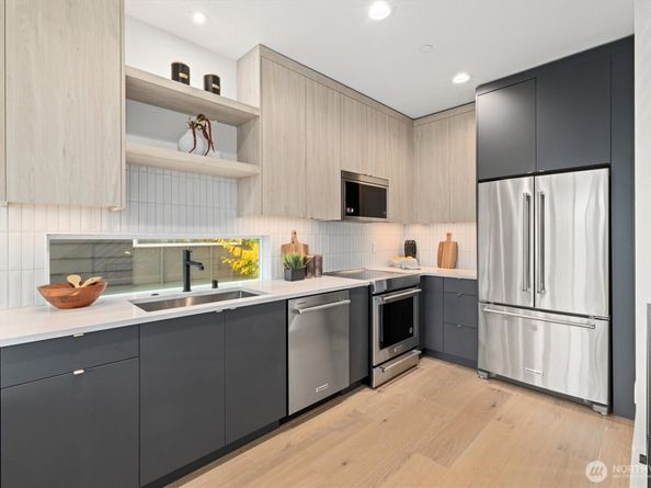 2011 Dexter Avenue N A, Seattle WA 98109