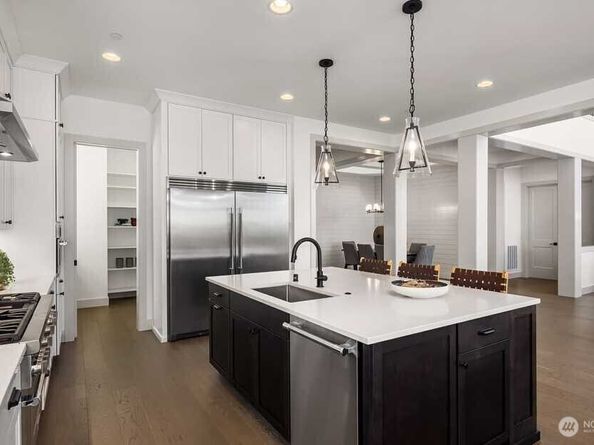 15810 NE 49th Street, Redmond WA 98052