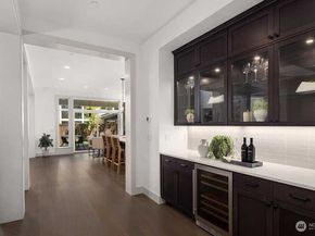 15810 NE 49th Street, Redmond WA 98052