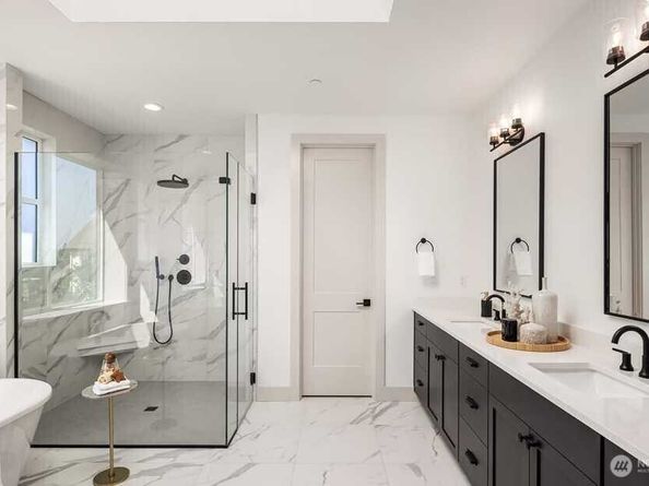 15810 NE 49th Street, Redmond WA 98052