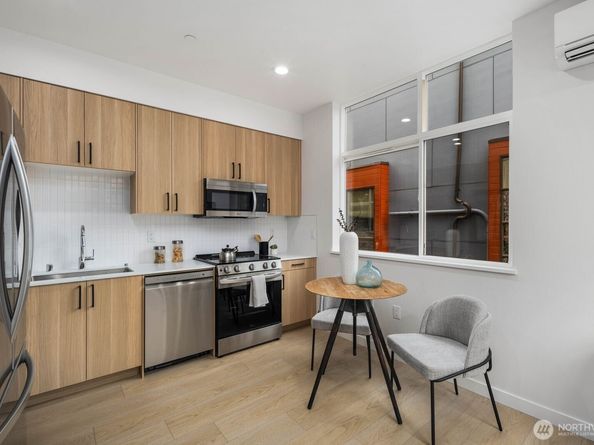 546 S Cloverdale Street A, Seattle WA 98108