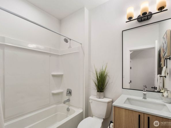 546 S Cloverdale Street A, Seattle WA 98108