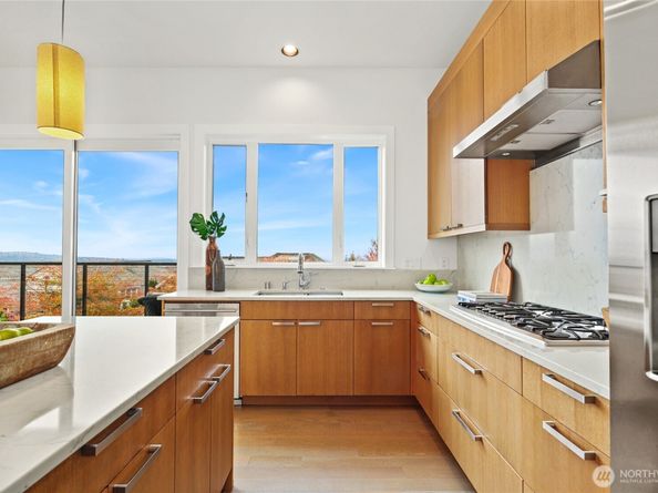 3037 NE Harrison Drive, Issaquah WA 98029