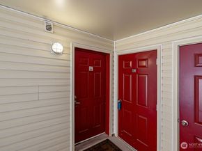 10709 Valley View Road B403, Bothell WA 98011