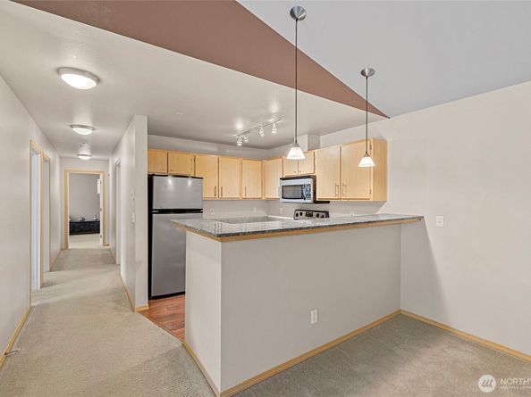 10709 Valley View Road B403, Bothell WA 98011