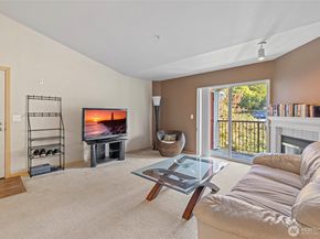 10709 Valley View Road B403, Bothell WA 98011