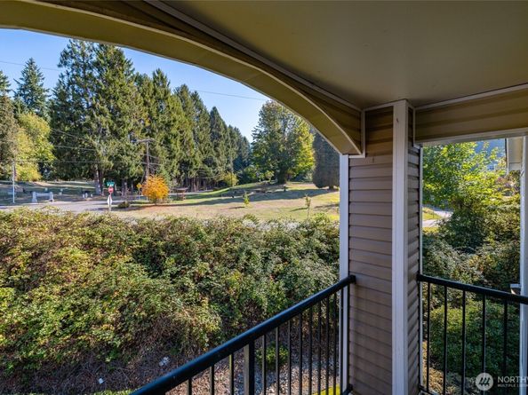 10709 Valley View Road B403, Bothell WA 98011