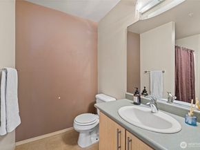 10709 Valley View Road B403, Bothell WA 98011