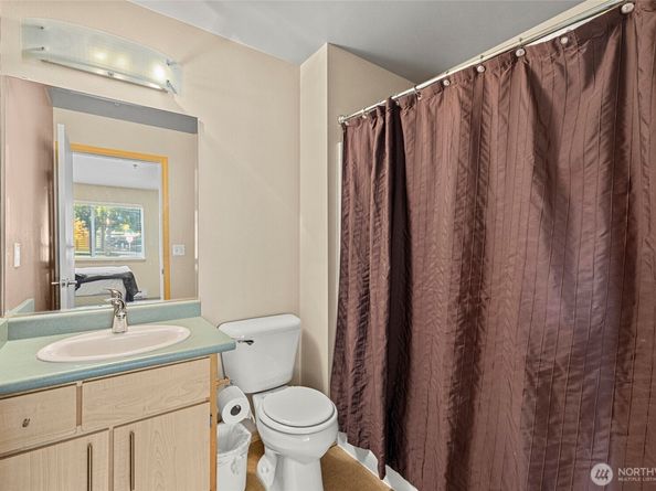 10709 Valley View Road B403, Bothell WA 98011