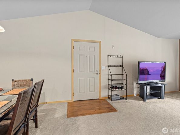 10709 Valley View Road B403, Bothell WA 98011