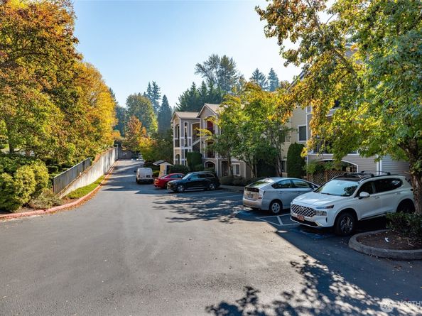 10709 Valley View Road B403, Bothell WA 98011