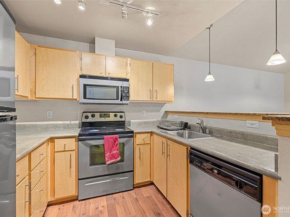 10709 Valley View Road B403, Bothell WA 98011