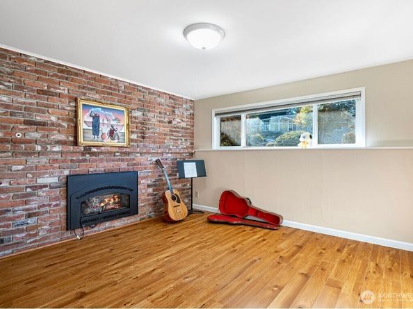 8609 SW 193 Place SW, Edmonds WA 98026