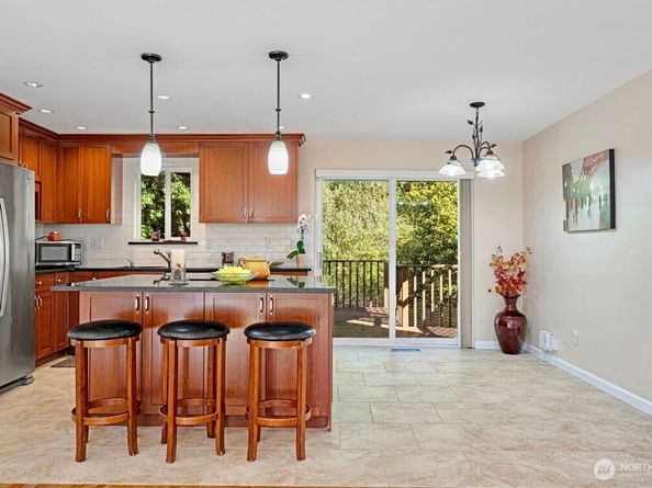 8609 SW 193 Place SW, Edmonds WA 98026