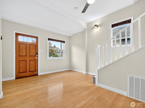 917 23rd Avenue, Seattle WA 98122