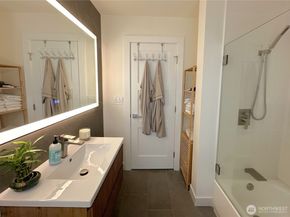 2918 74th Avenue, Mercer Island WA 98040