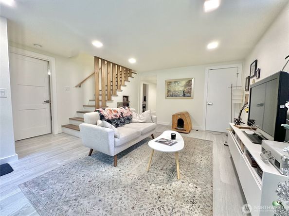 2918 74th Avenue, Mercer Island WA 98040