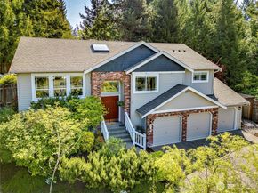 9418 NE Tidal Court, Bainbridge Island WA 98110