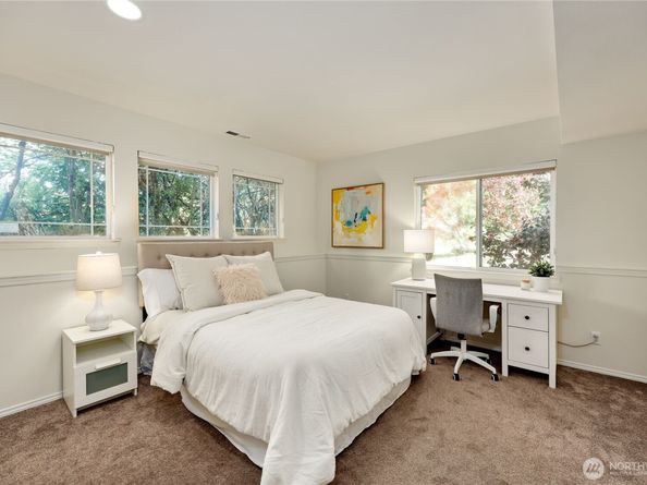 9418 NE Tidal Court, Bainbridge Island WA 98110