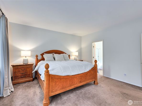 9418 NE Tidal Court, Bainbridge Island WA 98110