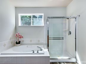 9418 NE Tidal Court, Bainbridge Island WA 98110