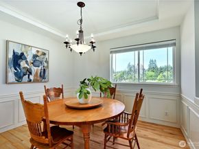 9418 NE Tidal Court, Bainbridge Island WA 98110