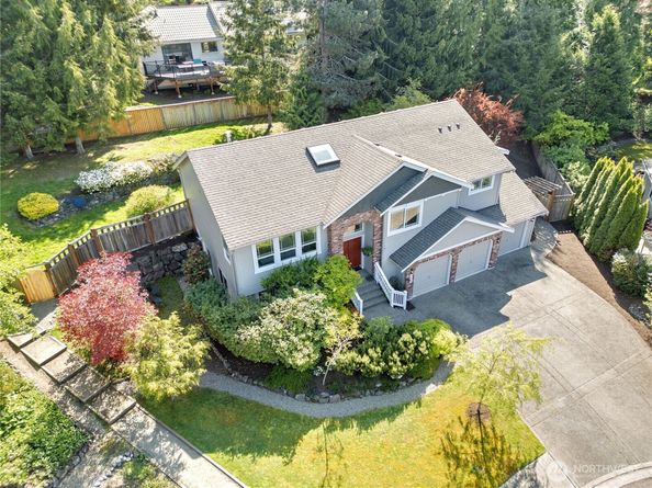 9418 NE Tidal Court, Bainbridge Island WA 98110