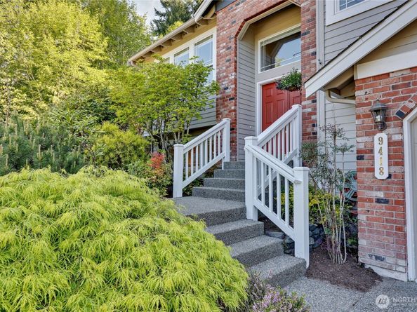 9418 NE Tidal Court, Bainbridge Island WA 98110