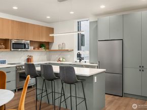 1613 N 50th Street, Seattle WA 98103