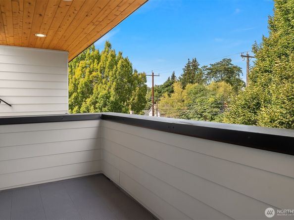 1613 N 50th Street, Seattle WA 98103