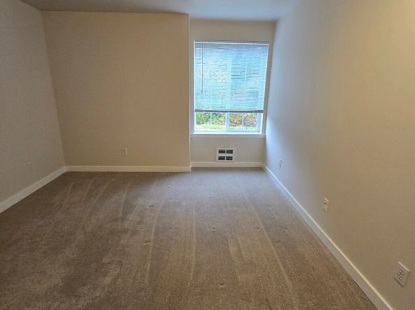 7207 210th Street SW 102, Edmonds WA 98026