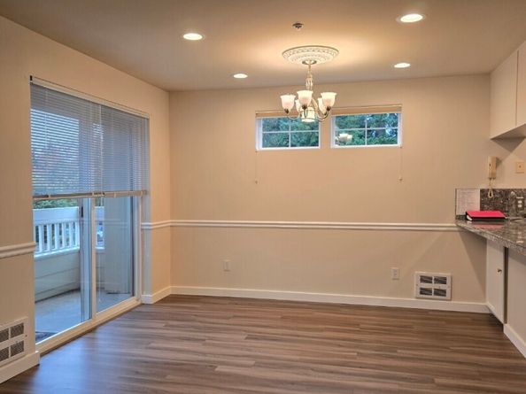 7207 210th Street SW 102, Edmonds WA 98026