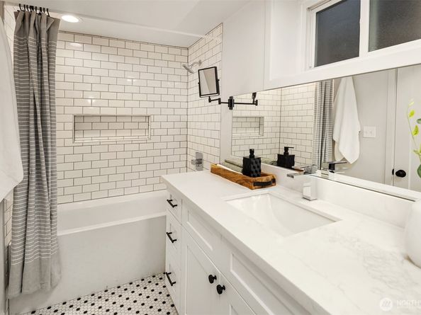 1556 S Pearl Street, Seattle WA 98108