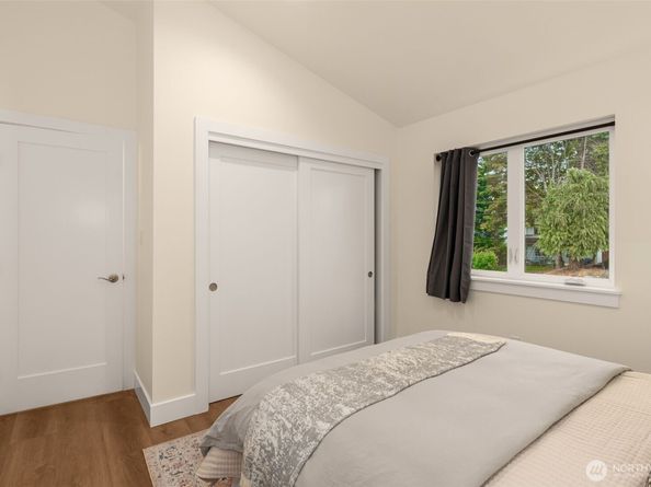 9253 6th Avenue NW b, Seattle WA 98117