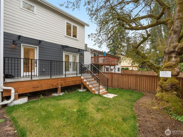 9253 6th Avenue NW b, Seattle WA 98117