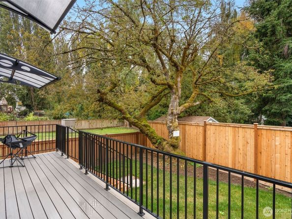9253 6th Avenue NW b, Seattle WA 98117