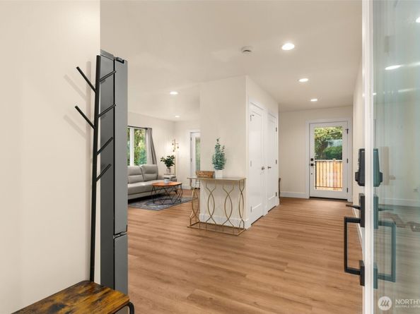 9253 6th Avenue NW b, Seattle WA 98117