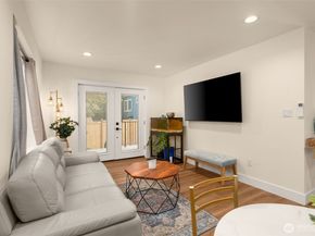 9253 6th Avenue NW b, Seattle WA 98117