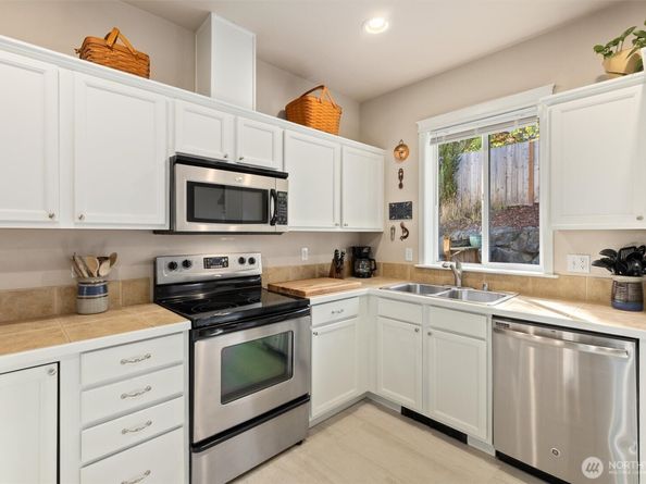 510 Pilchuck Path W2, Everett WA 98201