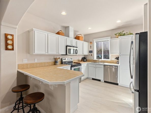 510 Pilchuck Path W2, Everett WA 98201