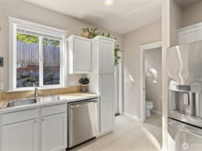 510 Pilchuck Path W2, Everett WA 98201