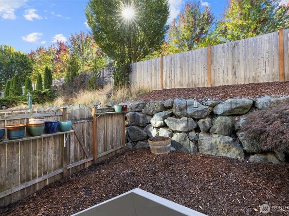 510 Pilchuck Path W2, Everett WA 98201