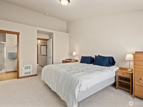 510 Pilchuck Path W2, Everett WA 98201