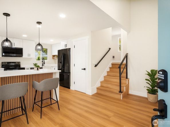 12026 70th Avenue S, Seattle WA 98178