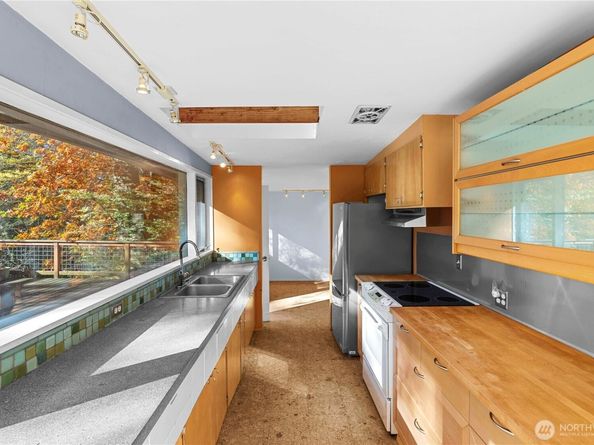 12117 SE 26th Street, Bellevue WA 98005