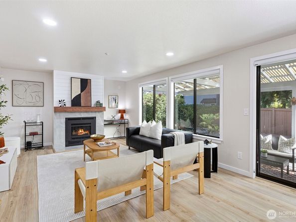 20809 33rd Avenue W, Lynnwood WA 98036