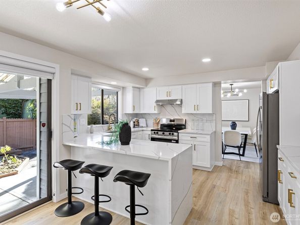 20809 33rd Avenue W, Lynnwood WA 98036