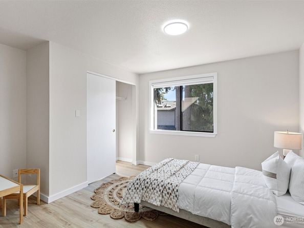 20809 33rd Avenue W, Lynnwood WA 98036