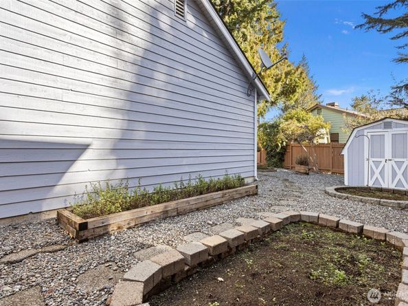 20809 33rd Avenue W, Lynnwood WA 98036